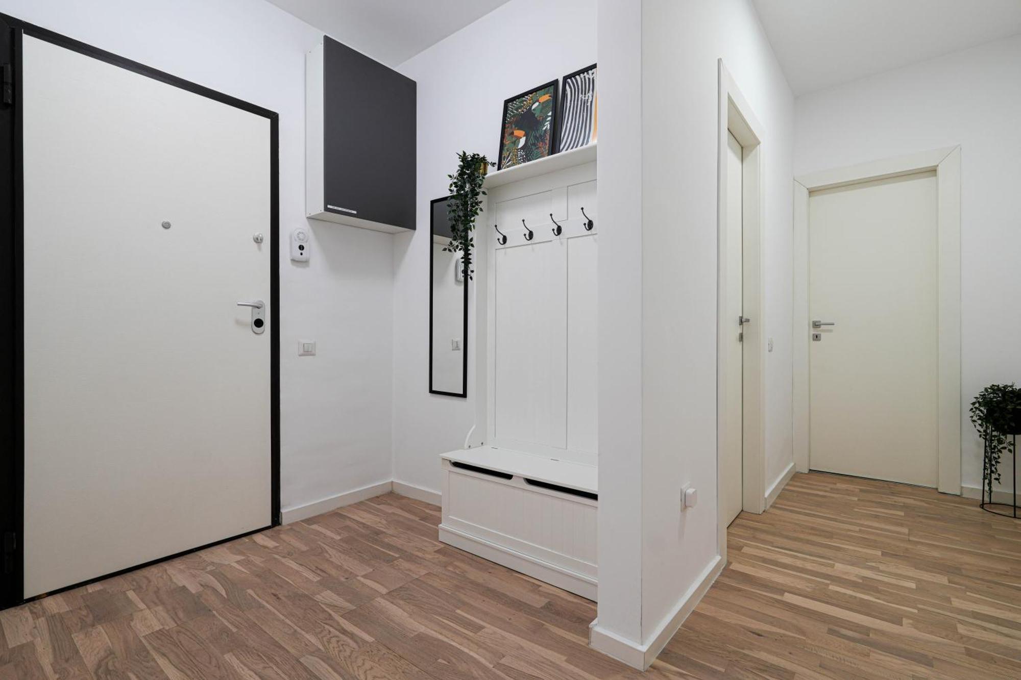 Gabi - Chic Apt With Parking Close To Veranda Mall Bukarest Exterior foto