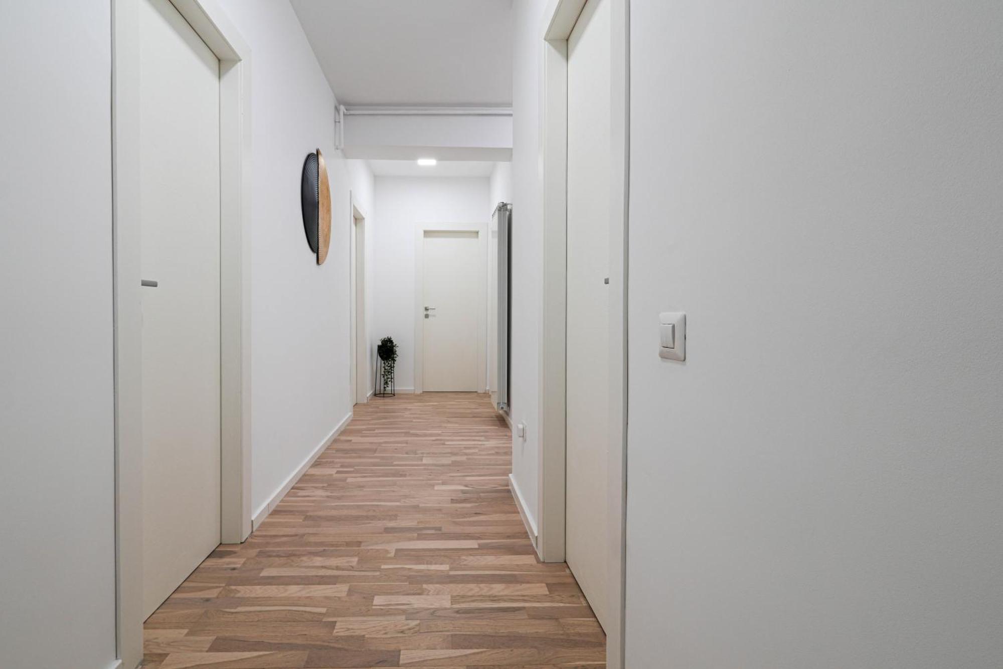Gabi - Chic Apt With Parking Close To Veranda Mall Bukarest Exterior foto