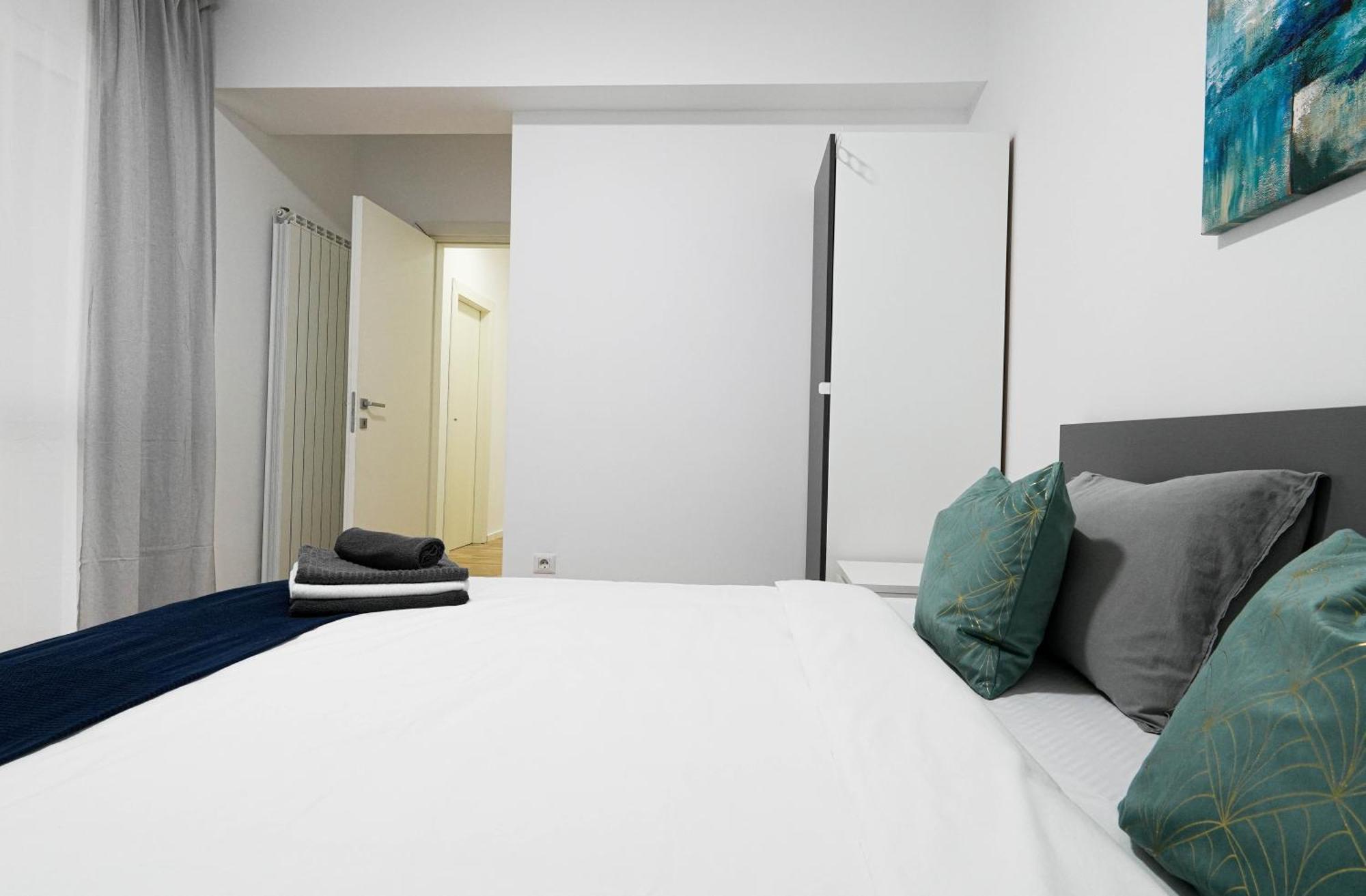 Gabi - Chic Apt With Parking Close To Veranda Mall Bukarest Exterior foto
