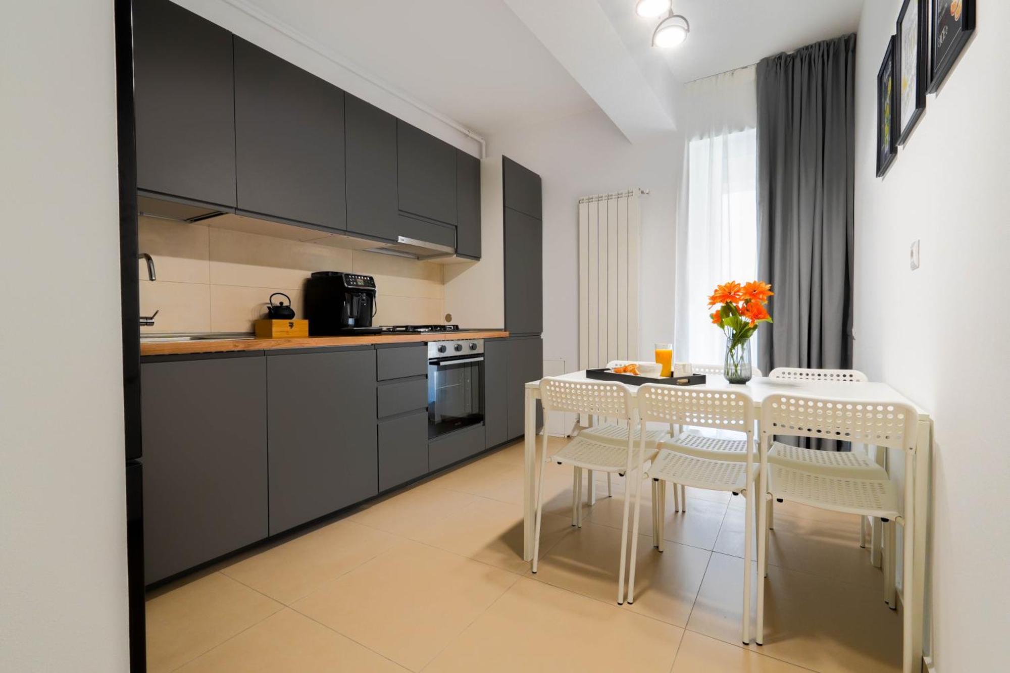 Gabi - Chic Apt With Parking Close To Veranda Mall Bukarest Exterior foto